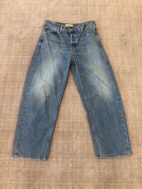 Madewell Women's darted barrel leg Jeans in Faded Denim Blue
